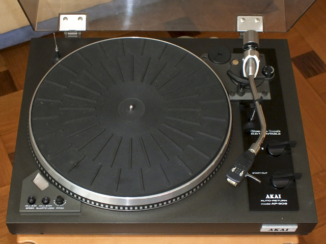 Akai AP-306