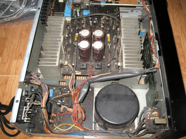 Denon_PMA-980R_web_inside_800x600_pixels