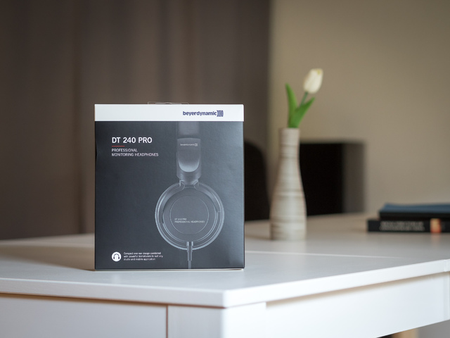 beyerdynamic DT 240 Pro Unboxing 1