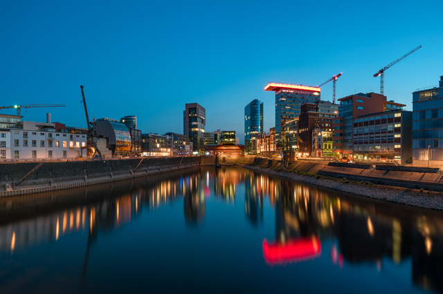 Medienhafen Düsseldorf Zur Blauen Stunde