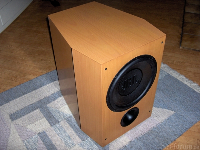 Resized 10 JBL Xti Sub 300