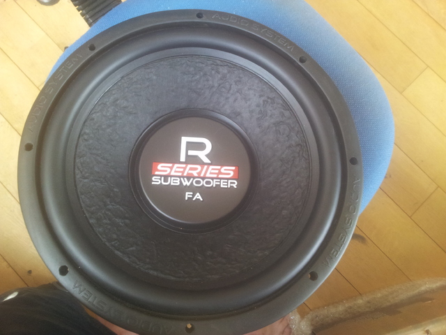 Endstufen, Subwoofer und Kofferraumplatte