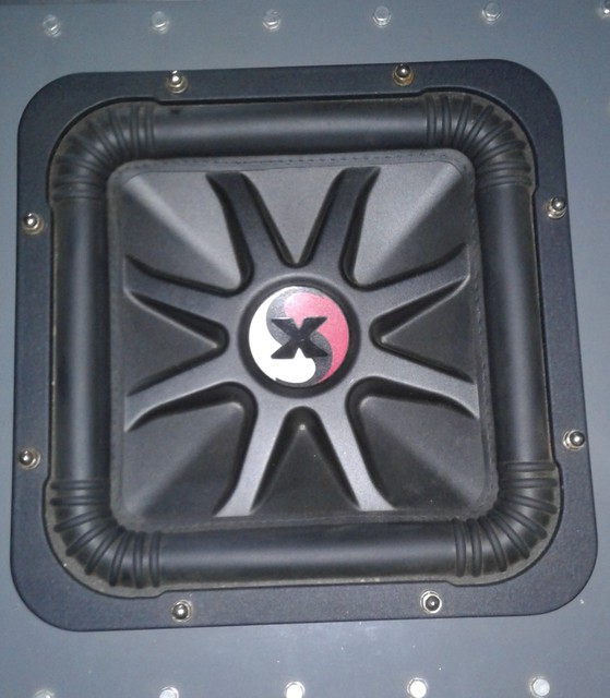 Kicker Solo X 12D2