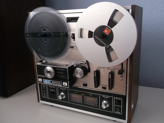 Akai X201D