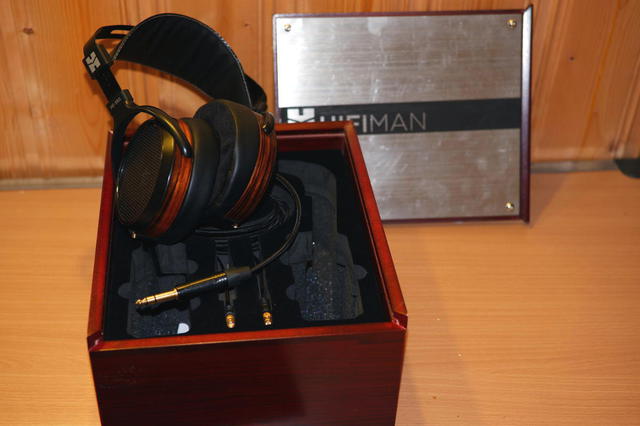 HifimanHE560-1