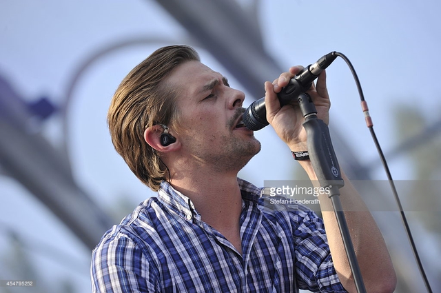 454795252-singer-klaas-heufer-umlauf-of-gloria-gettyimages