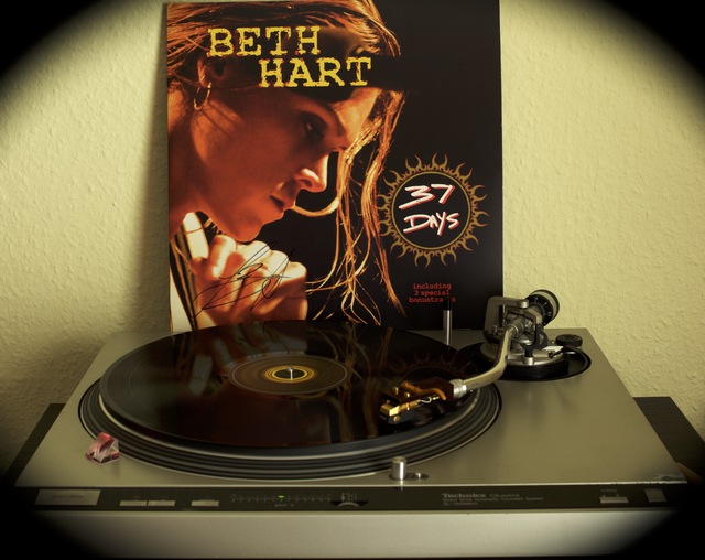 Beth Hart - 37 Days