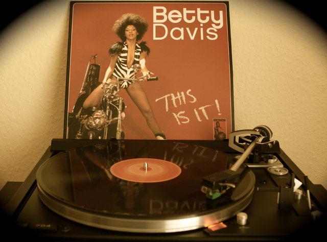 Betty Davis - This is it!