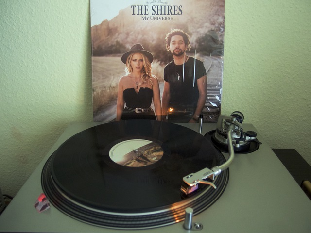 The Shires   My Universe 01