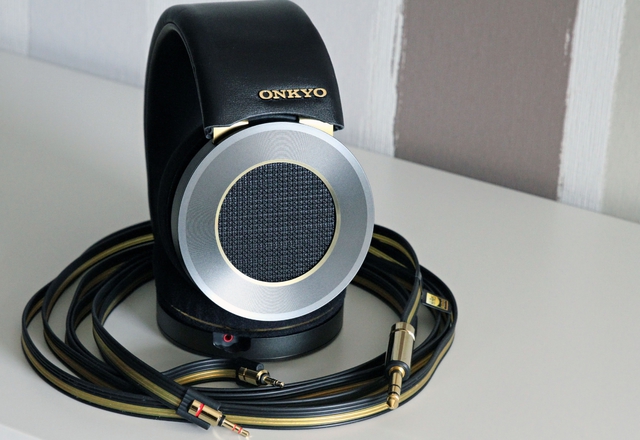 Onkyo 7