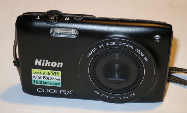 NIKON Coolpix S3300 1