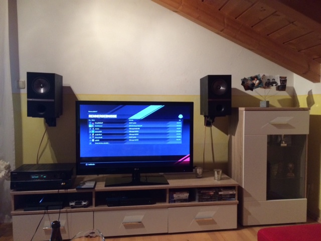 KEF Q300