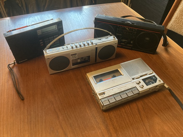 Aiwa CS-M1 Panasonic RF-B40 Sanyo M-6600H Philips D-1670