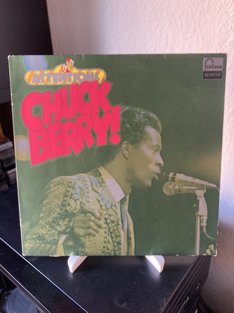 Chuck Berry - Attention! Chuck Berry!