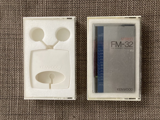 Kenwood FM32 eingepackt