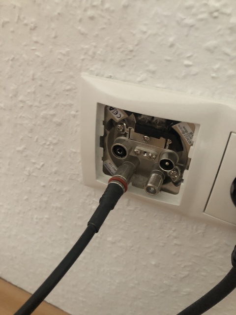 Kabel In Der Wand