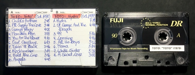 FUJI DR 90 (1998-2000) mit TOTO ?Toto? (1978) und ?Hydra? (1979)