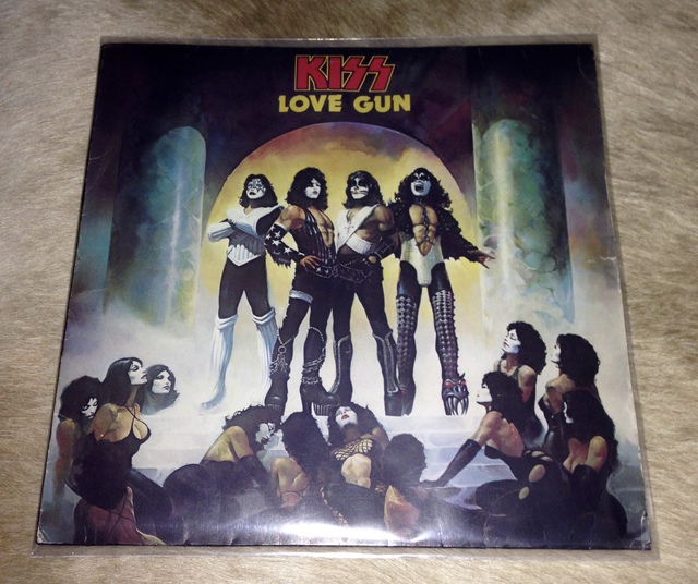 KISS - Love Gun (1977)