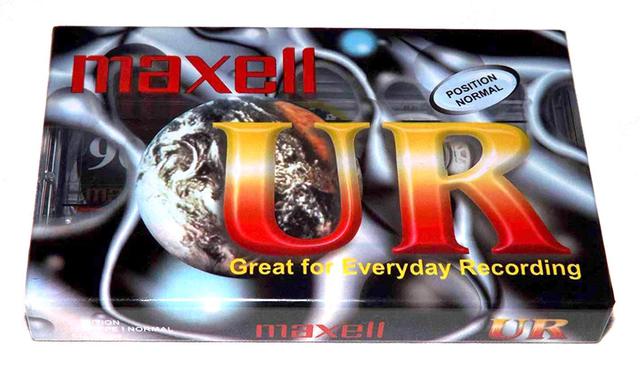 Maxell UR 90 Front