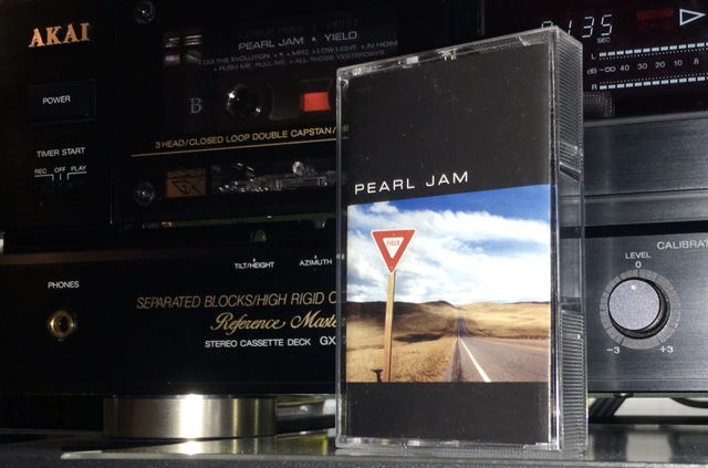 Pearl Jam • Yield (MC • 1998)
