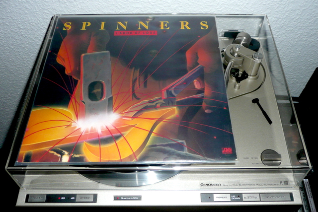 Spinners ?? Labor Of Love (1981)