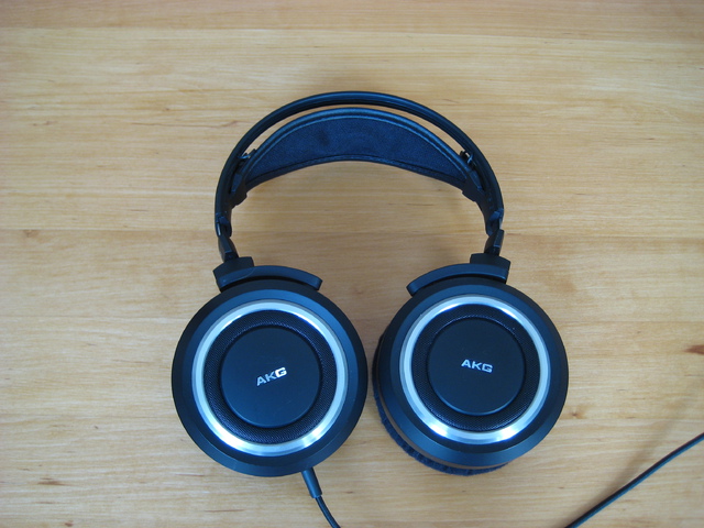 AKG K540