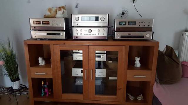 Accuphase