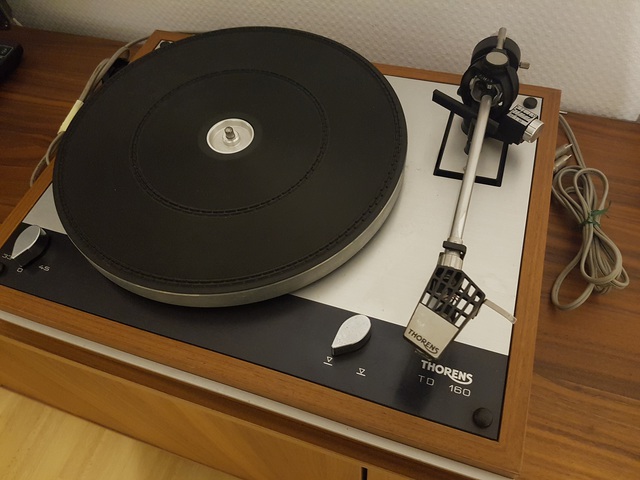 Thorens TD160