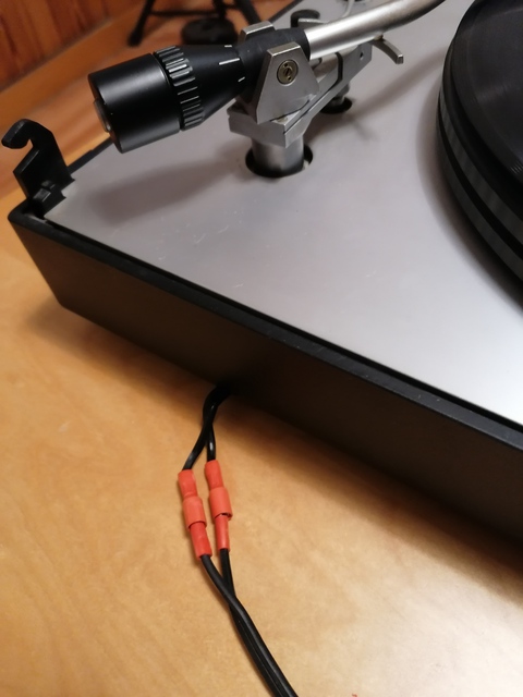 Audiokabel mit Stecker verbunden