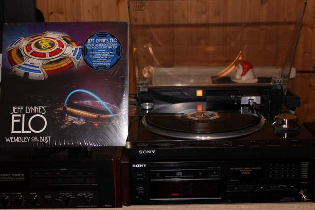 Jeff Lynn\'s ELO - Wembley or bust (LP-Cover)