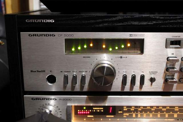 VU - Leuchten Grundig CF5000 und R2000