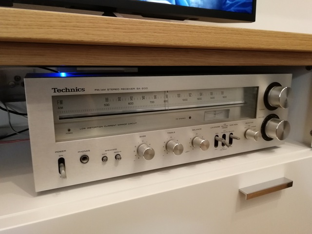 Technics AVR
