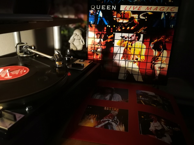 Queen Live Magic