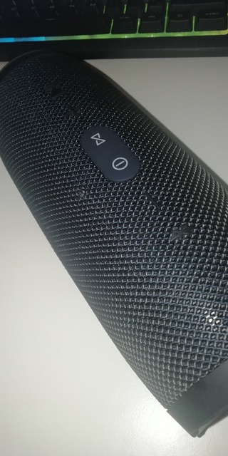 JBL Charge 3 Defektes Front Cover