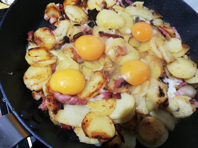 Bratkartoffeln Mit Ei