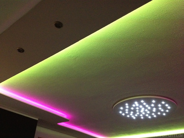 RGB LED Stripes Deckenbeleuchtung
