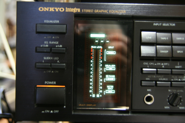 Onkyo EQ540 Netzschalter