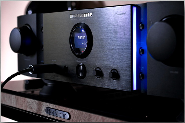 Marantz PM15S2 Limited Und NorStone Rack