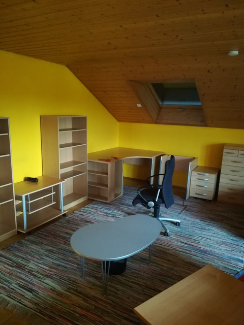 Grundriss Des Raums Mit Maßen Sowie Bilder (tlw. Bewölkt)