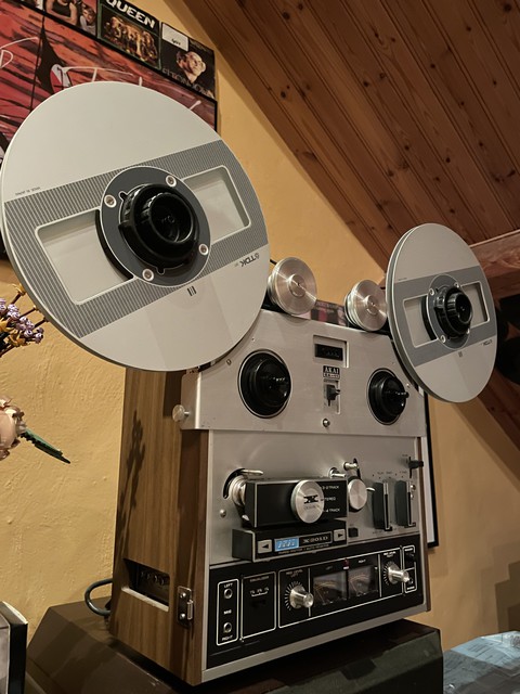 Akai Adapter