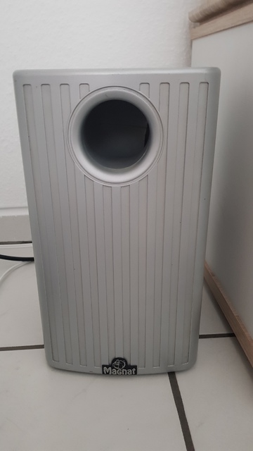 Subwoofer Front