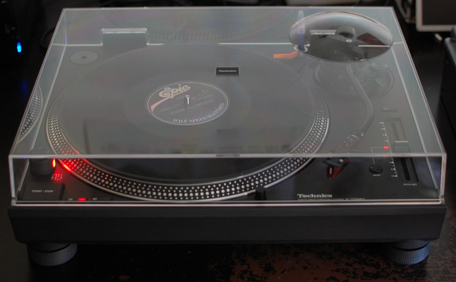 Technics SL-1210 MK7 Mit Haube