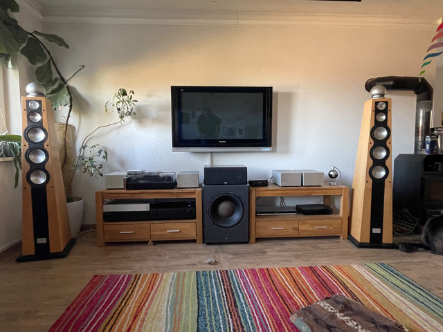 Elac \"Spirit Of The Music\" Und Acoustic Research Chronos W38