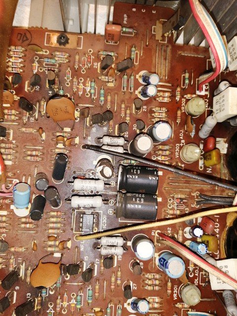 Y A-760 Geplatzte Elkos 2