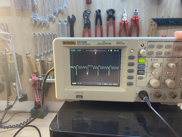 +7V