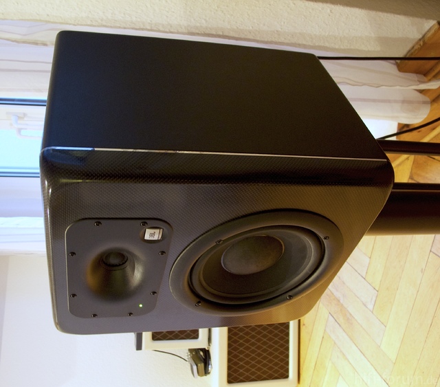 JBL LSR28p