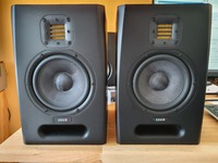 Adam Audio F5 Front