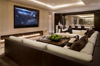 Wohnzimmer-abgeh%C3%A4ngte-Decke-moderne-Sitzgelegenheit-Kamin-LED-Beleuchtung