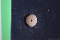 Vergrerstes Loch fr den strkeren Magneten