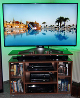 Panasonic TX-L55WT50E mit TV-Rack